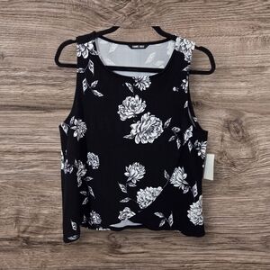 ⭐️Frankie & Missy Black and White Sleeveless Floral Tank Top Size Med